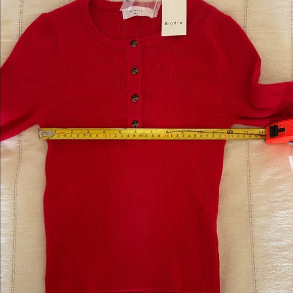 Beautiful Red Sweater - Picture 10 of 11